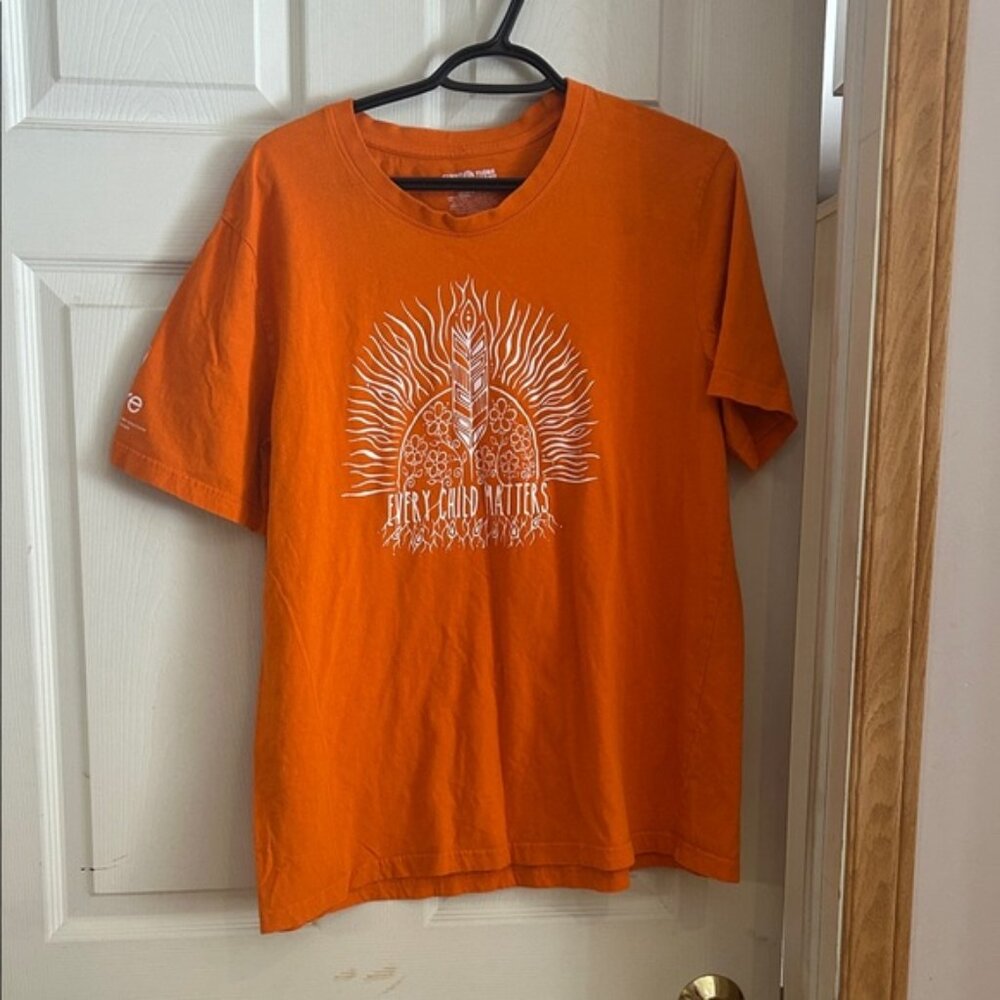 Unisex Bold Orange Every Child Matters Graphic Tee Size Large